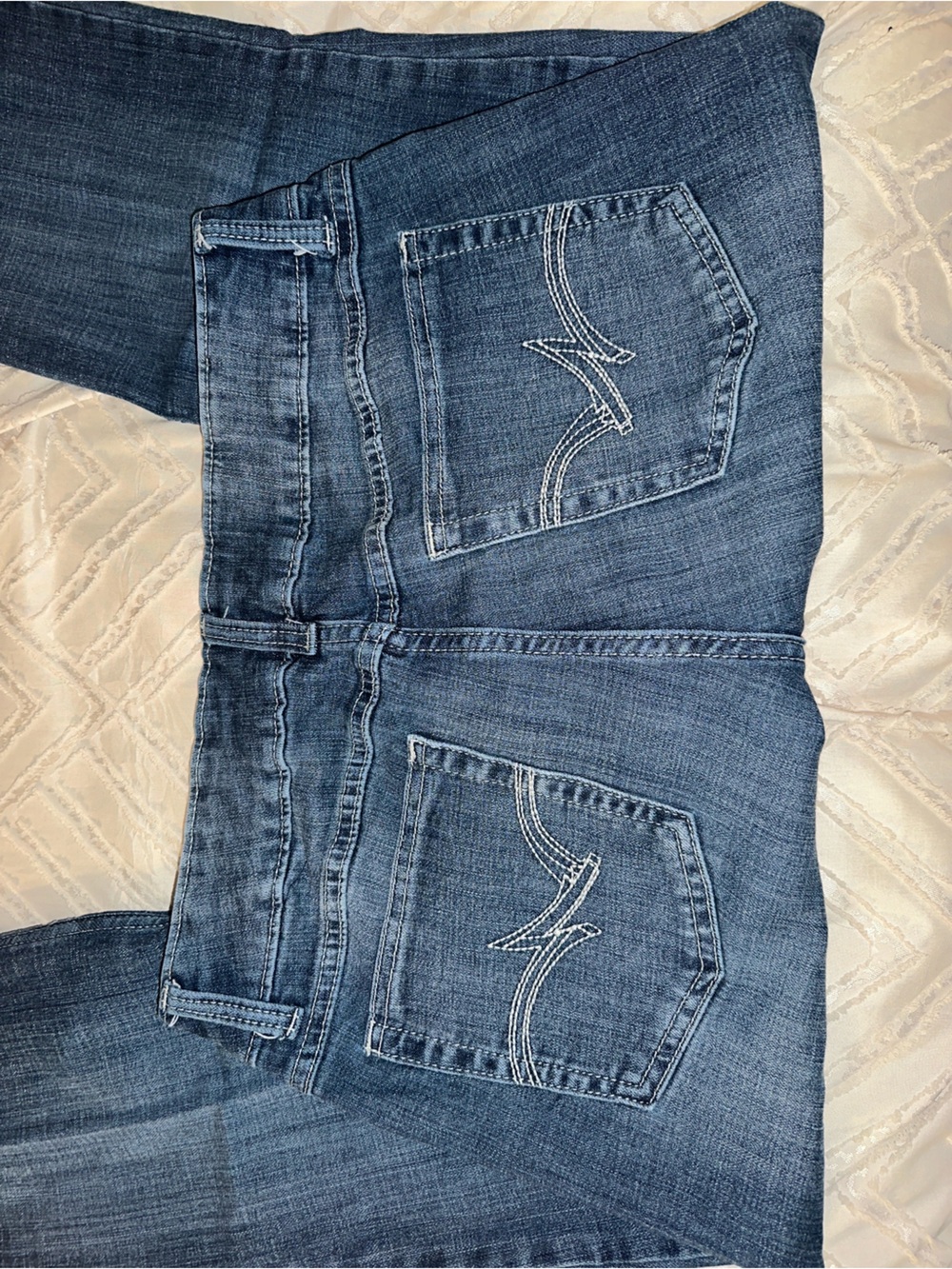 Wrangler Boot Cut Blue Straight Leg Jeans w/ Back Pocket Stitching Size: 13x34